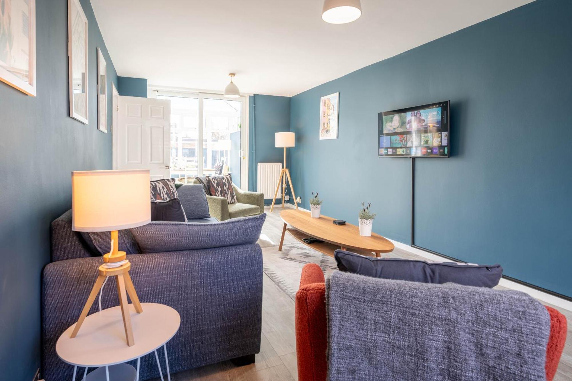 Gatwick Place - 4 Bed 2 Bath Self Contained House With Private Garden ホーリー エクステリア 写真