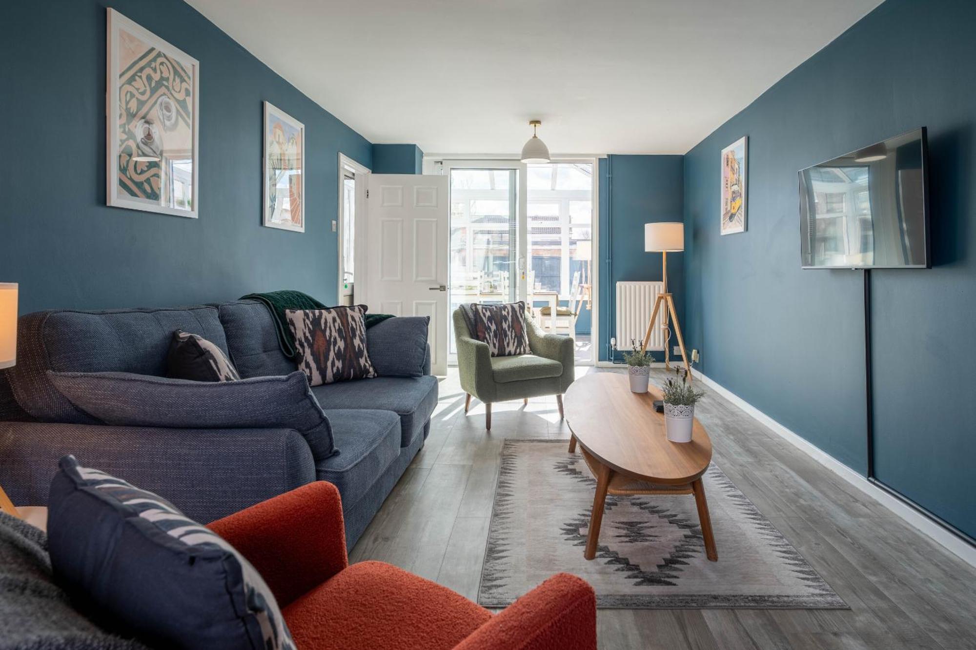 Gatwick Place - 4 Bed 2 Bath Self Contained House With Private Garden ホーリー エクステリア 写真