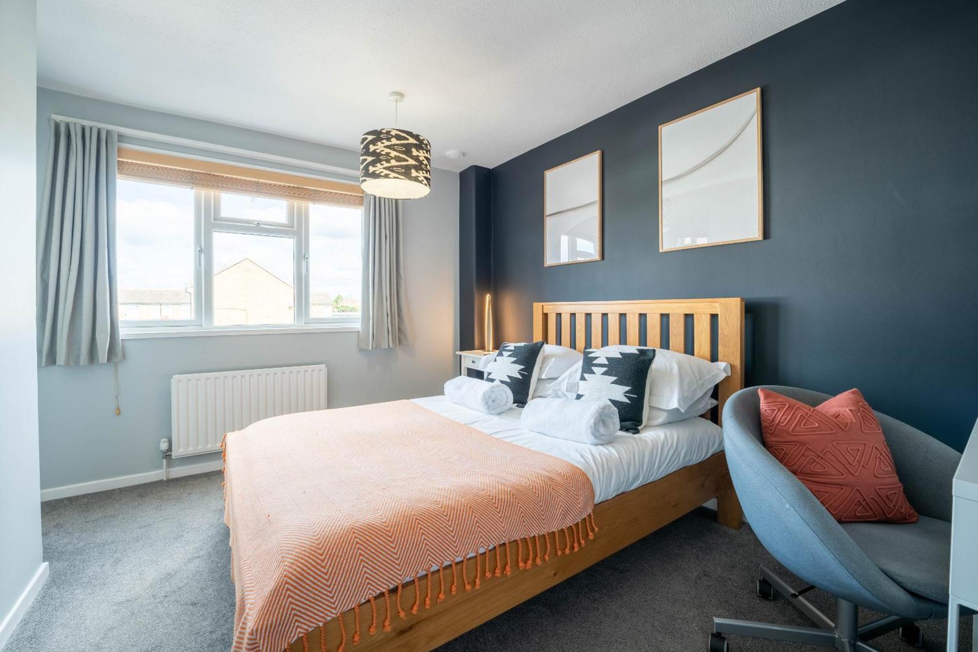 Gatwick Place - 4 Bed 2 Bath Self Contained House With Private Garden ホーリー エクステリア 写真