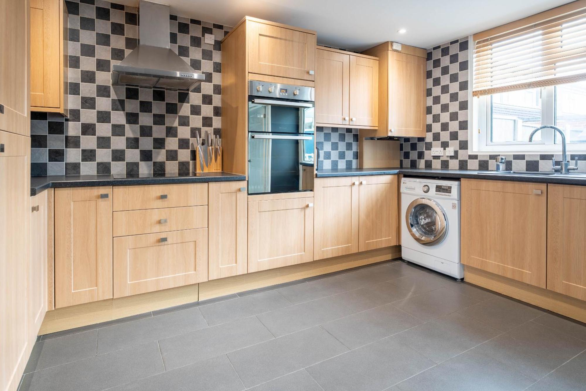 Gatwick Place - 4 Bed 2 Bath Self Contained House With Private Garden ホーリー エクステリア 写真