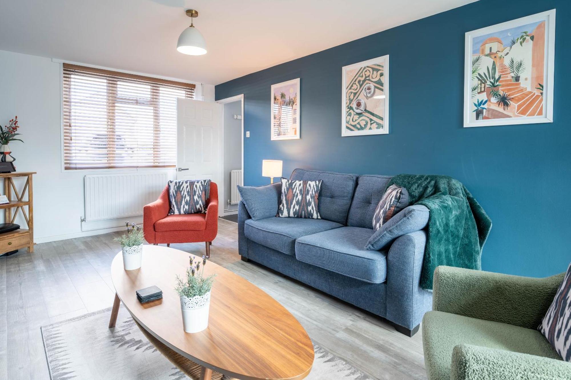 Gatwick Place - 4 Bed 2 Bath Self Contained House With Private Garden ホーリー エクステリア 写真