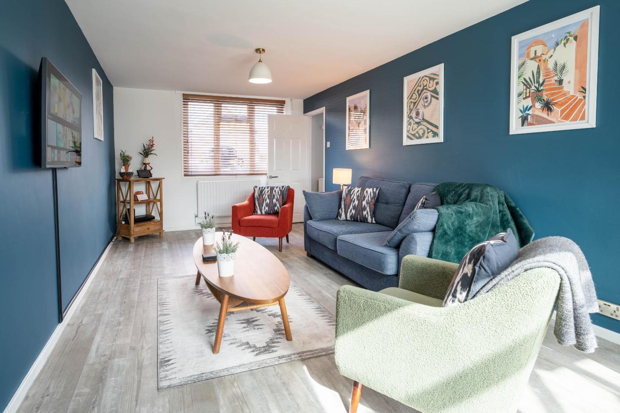 Gatwick Place - 4 Bed 2 Bath Self Contained House With Private Garden ホーリー エクステリア 写真